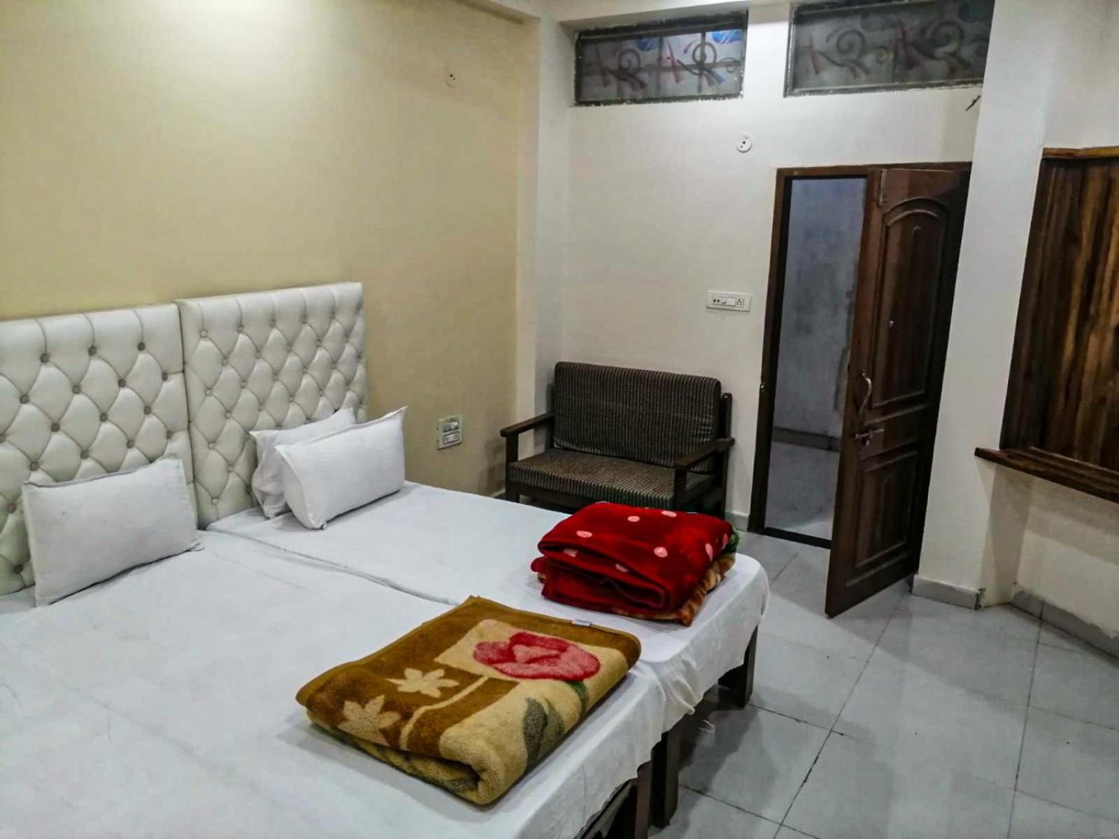 Hotel Pleasure Landmark Ujjain Exterior photo